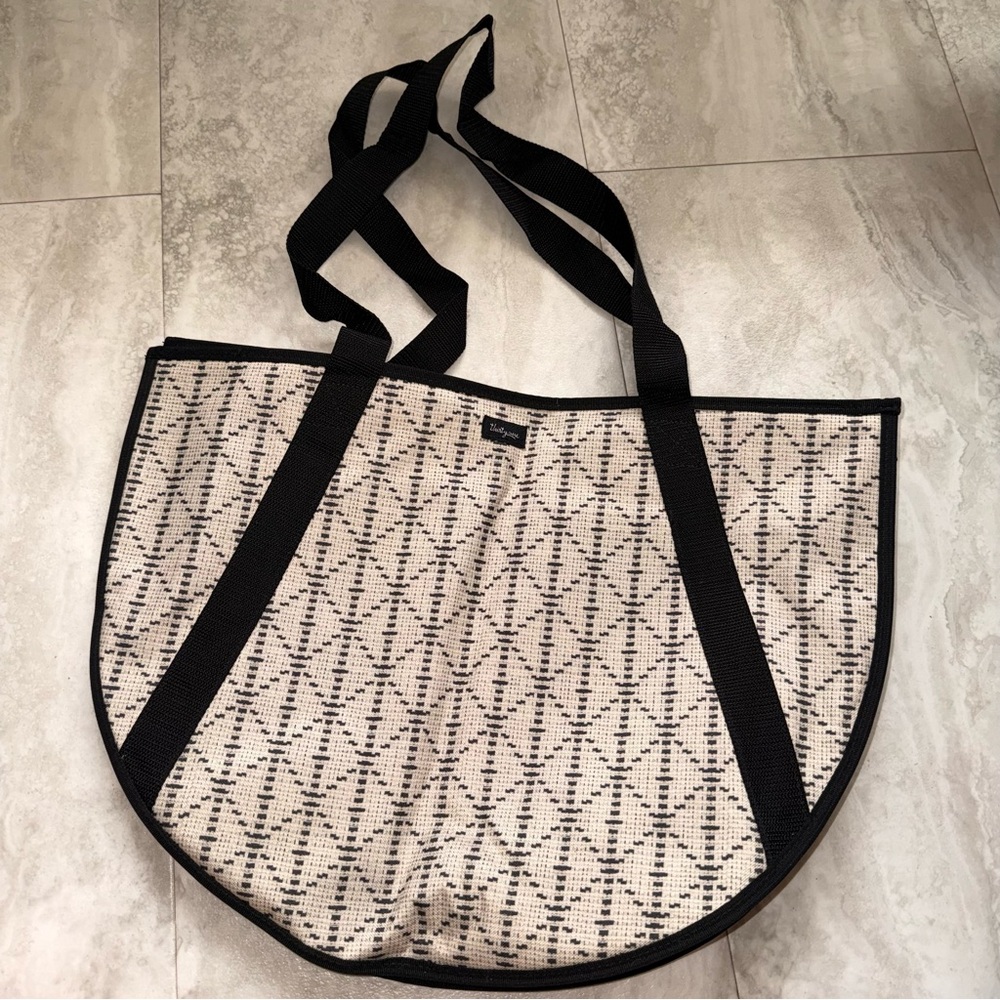 Thirty-One Black and Cream Geometric Tote